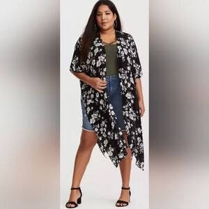 Torrid Black and White Gauze Duster Floral Kimono